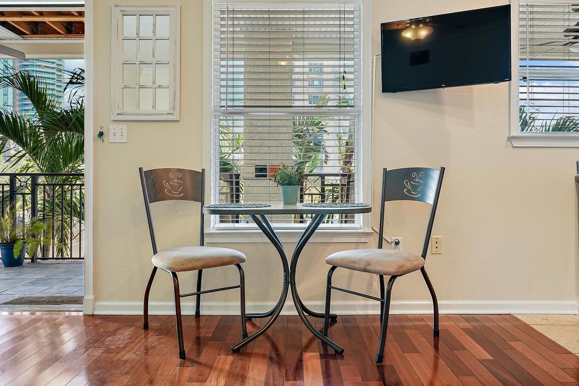 Вилла Wine-Dine-Sunshine Cozy Flat In The Heart Of Dtsp Сент-Питерсберг Экстерьер фото