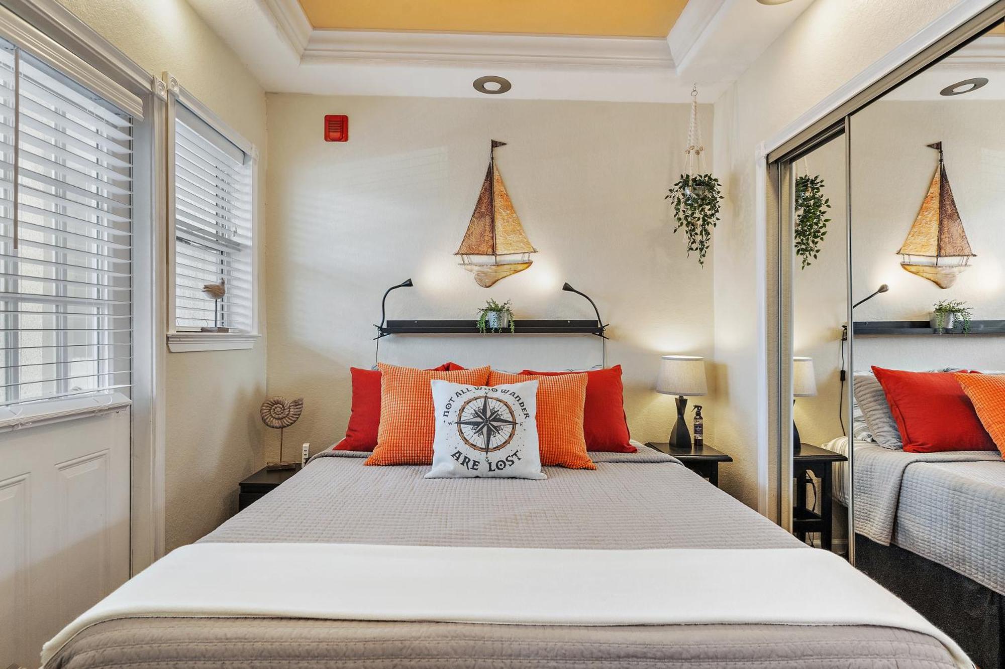 Вилла Wine-Dine-Sunshine Cozy Flat In The Heart Of Dtsp Сент-Питерсберг Экстерьер фото